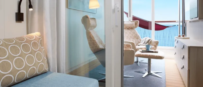 Junior Suite Lounge AIDAcosma & AIDAnova